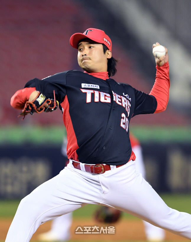 [포토]역투하는 KIA 이준영