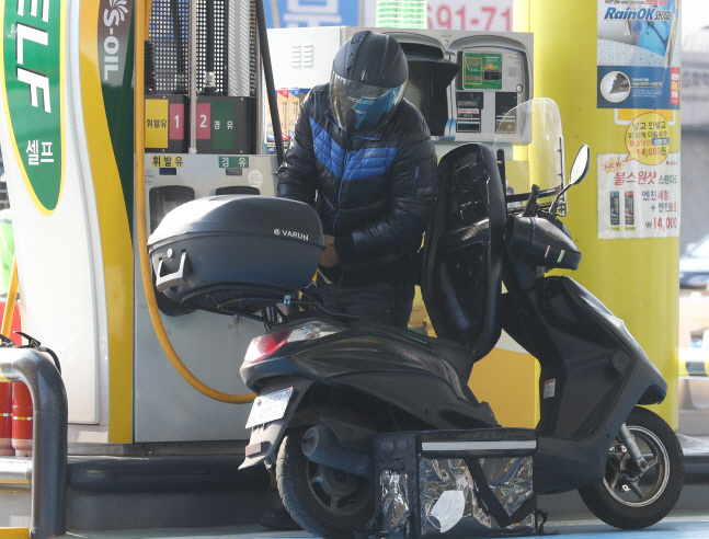 전국 휘발유 가격 2주 연속 하락세