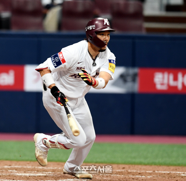 [포토] 이용규 '7회 1점차로 좁히는 적시3루타'