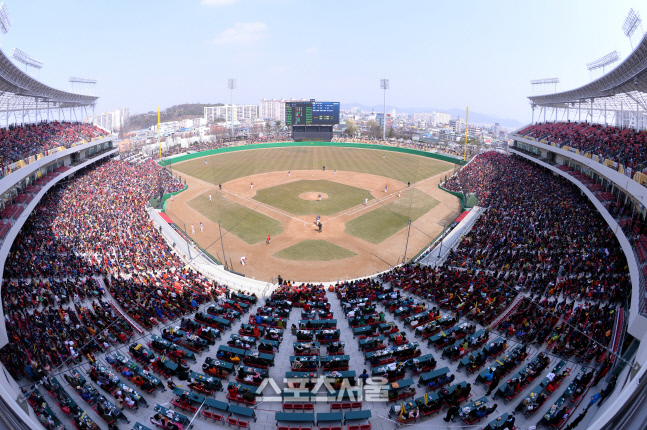 KIA, '문화가 있는 날' 맞아 한화와 주중 3연전 K3 입장권 50%할인