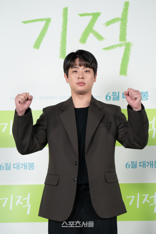 '기적' 박정민 "윤여정 오스카 수상, 국민들께 큰 선물…축하문자 보냈다"