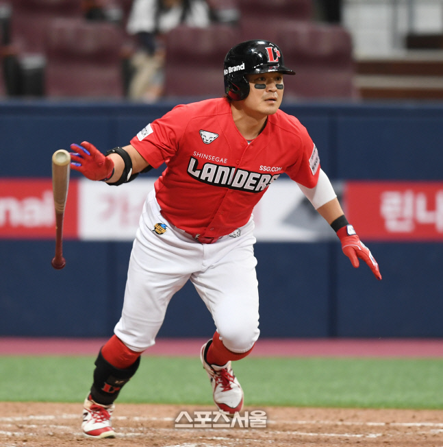 [포토] 추신수 \'만루기회를 놓쳤어\'