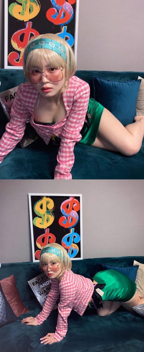 이하이, 못 알아볼 정도...도발적 포즈+의상[★SNS]