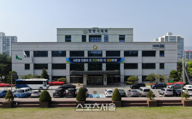 검찰, 안양시의회 민주당 의원 3명 기소...7명 약식 기소