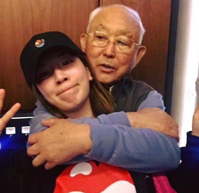 '오뚜기 3세' 함연지, 故함태호 회장 향한 그리움 "할아버지 보고싶어요"