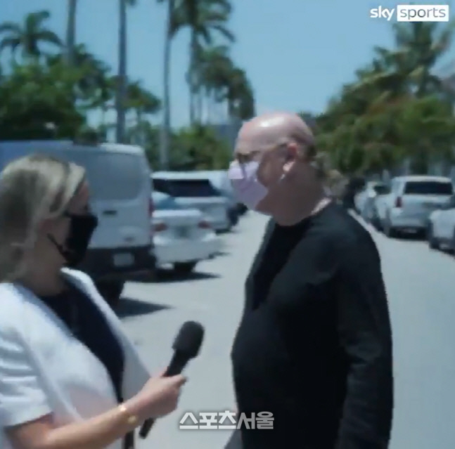 맨유 팬들은 퇴진 시위하는데…글래이저, 사과 대신 '묵묵부답'으로 일관했다