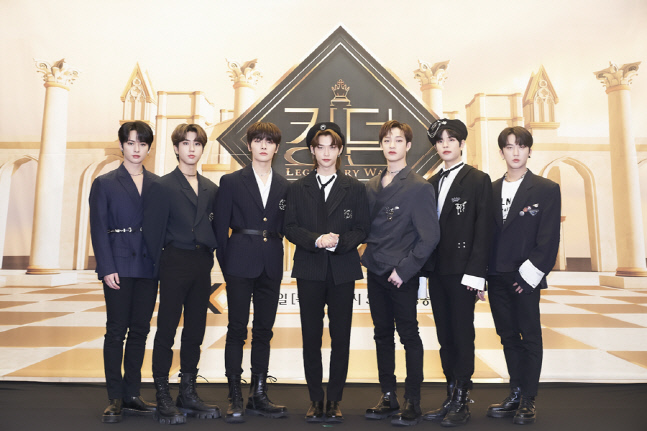 JYP 측 "스트레이키즈 전원 코로나19 음성"[공식]