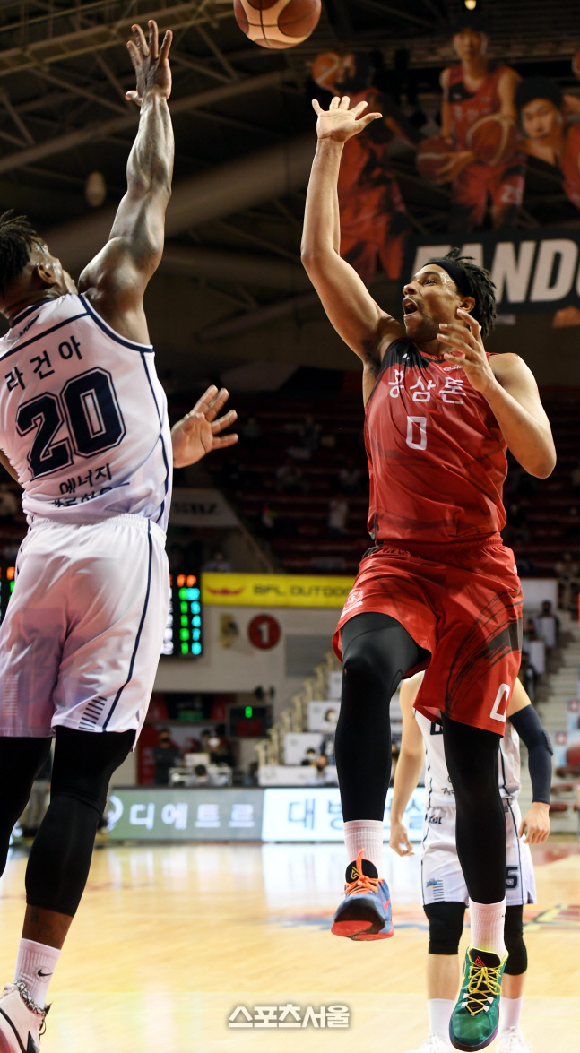 [포토] 설린저 \'가볍게 툭\'