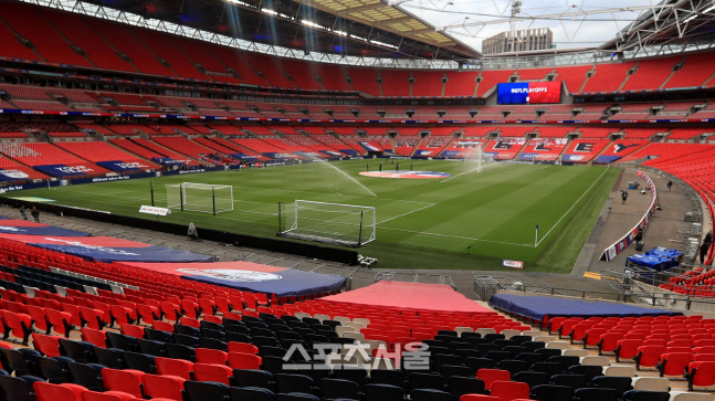 웸블리 스카이캡