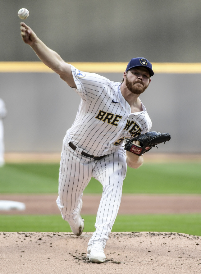 BASEBALL-MLB-MIL-LAD/