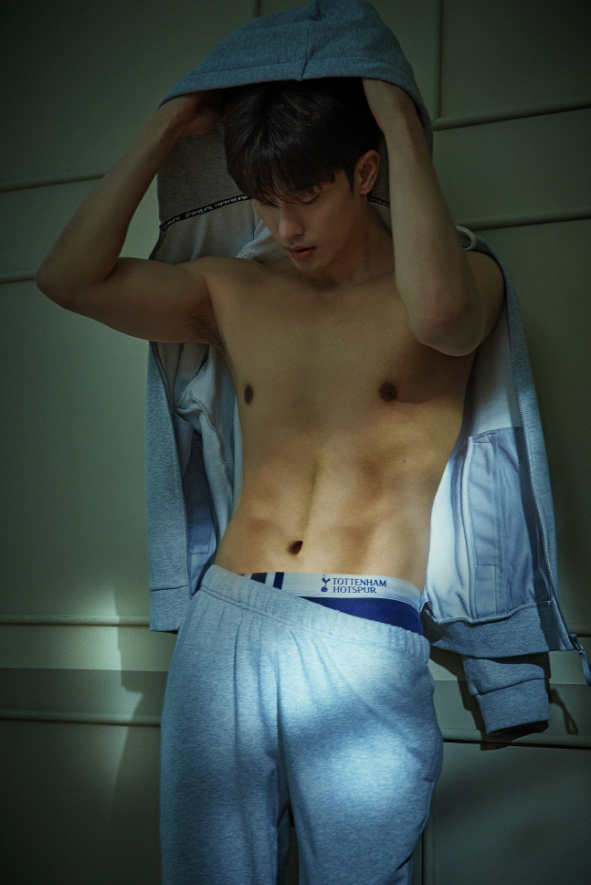 210511 - [배우 성훈] 남성 속옷 브랜드 ‘라쉬반’ 화보 공개! (2)