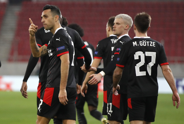 "아내와 4명 자녀 결박"…中슈퍼리그 득점왕 출신 'PSV 공격수' 자하비, 강도 피해봤다