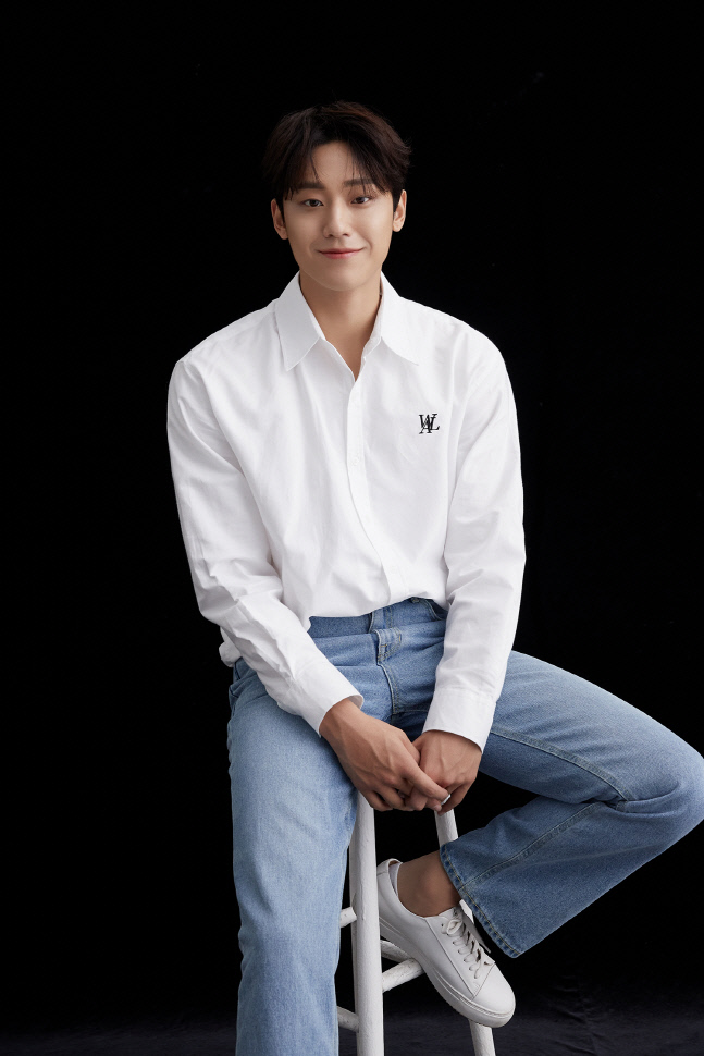 이도현, '박보검-류준열' 계보 잇는다…오늘(13일) 백상예술대상 특별무대 주인공