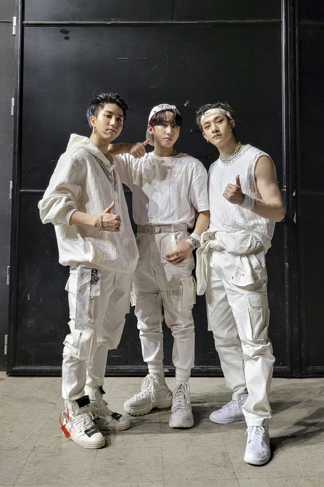 스트레이 키즈, '킹덤' 현재 종합 순위 1위…글로벌 인기 입증