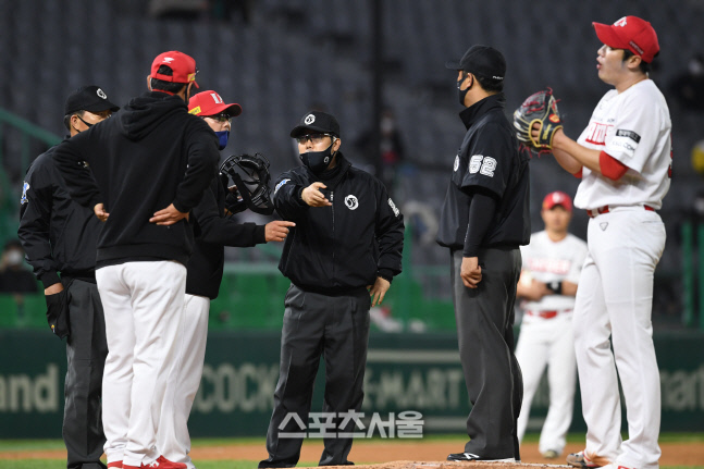 폭우에 큰 점수차, 운용의 묘 필요하다[장강훈의 액션피치]