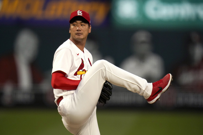 MLB 시즌 첫 승 거둔 세인트루이스 김광현