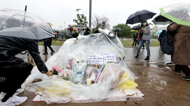 故 손정민 아버지, 친구 입장문에 "불리한 정황은 해명 없어"