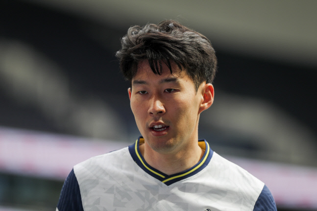 韓 축구 남녀 에이스 손흥민과 지소연 나란히 英 언론 선정  BEST 11