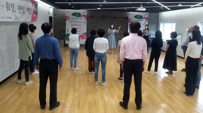 시니어 모델 프로그램 '플러스잉(+ing)', 런웨이는 나의 것![포토]