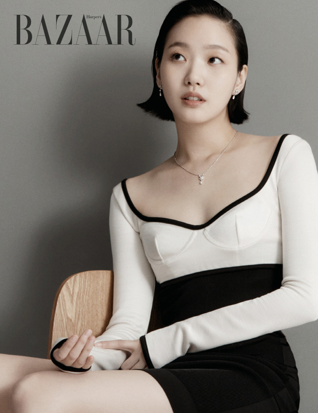 김고은, 우아한 청초美 한가득 "유미의 세포들 촬영 中"[★화보]