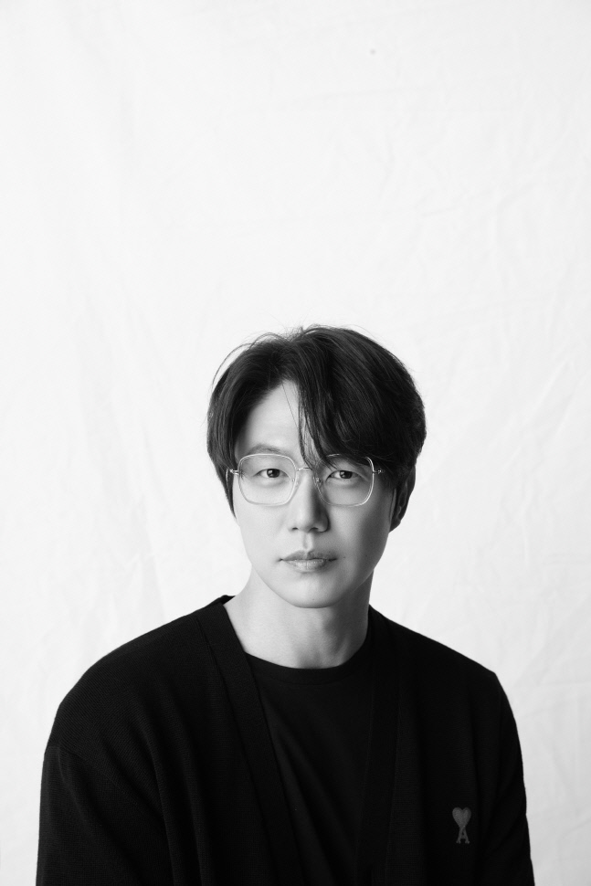 성시경 "10년만 정규, 게을렀던 것 후회…앨범 자주 낼 것"