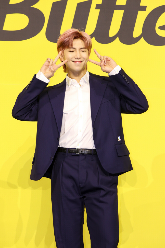 방탄소년단 RM "그래미 수상은 늘 바람…'버터'로 받고파"