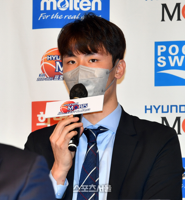 FA 최대어 송교창, KCC와 5년 동행 이어간다 [오피셜]