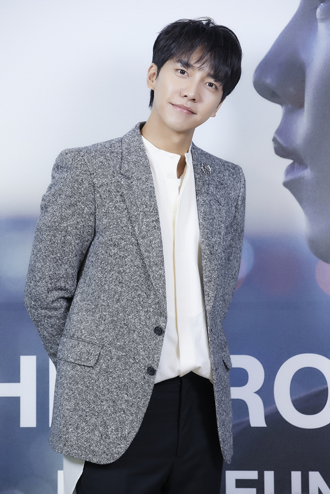 이승기, 17년 함께 한 후크 엔터와 계약 만료→1인 기획사 설립(종합)