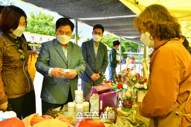 장성군, ‘황룡강 봄꽃도 보고! 명품 농특산물도 사고’