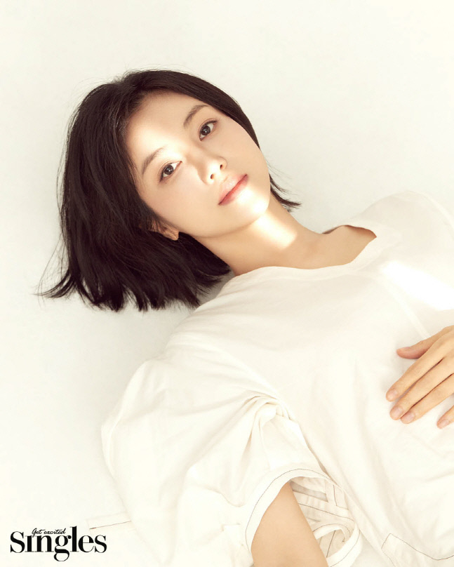 [싱글즈 6월호] 김옥빈 보도자료 (3)