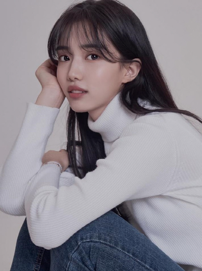 신예 윤서아, 9아토와 전속계약 체결 …한소희·이다인과 한솥밥[공식]