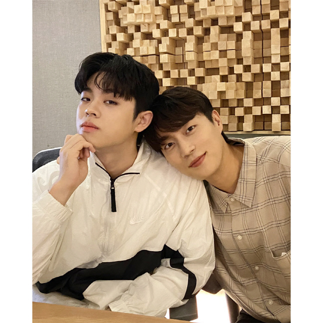 그리X윤두준, 깜짝 컬래버 예고…6월 8일 발매[공식]