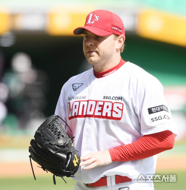 [포토] SGG 르위키, 6회까지...3-2 승리 요건의 역투!