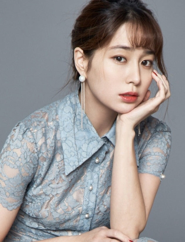 이민정, KBS '평화음악회' 단독 MC, 80분 생방송 진행[공식]