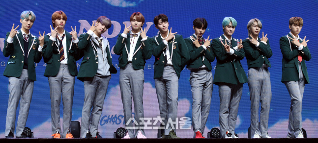 "첫사랑소환돌 되고파" 강렬함 벗은 고스트나인, 청량한 '밤샜다'로 여심 저격[종합]