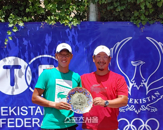 신우빈과 부친 신세민씨