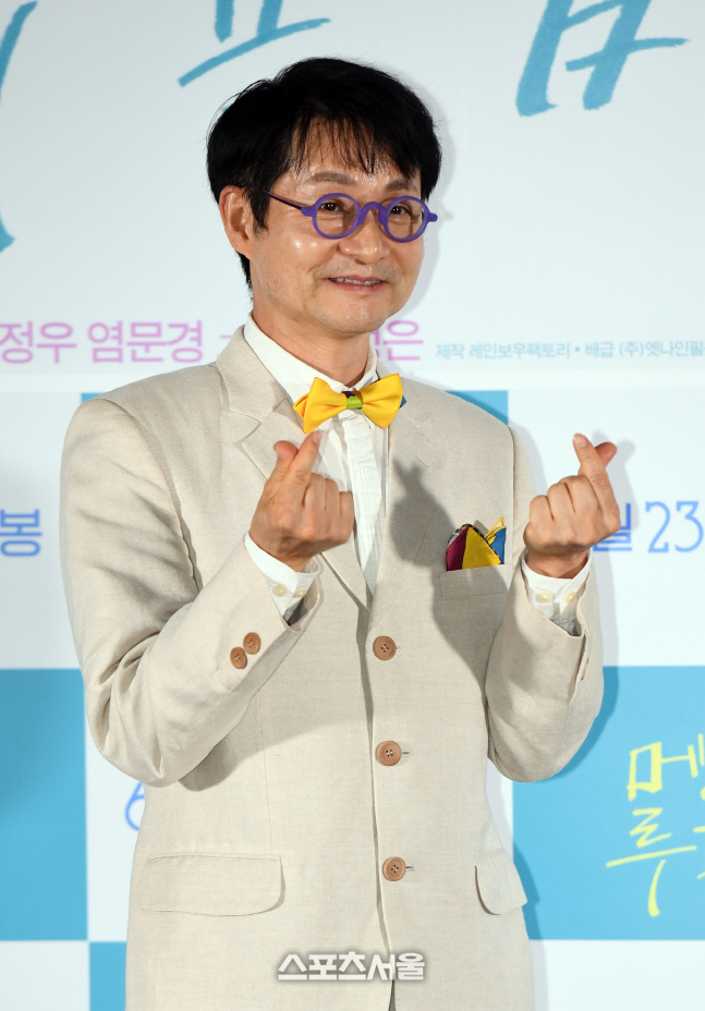 [포토]김조광수 감독, 영화 많이 사랑해 주세요!