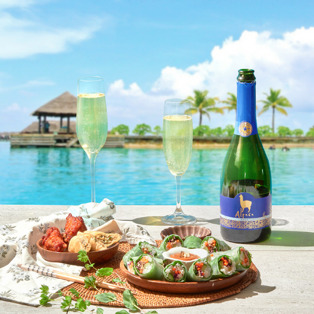 유통업계, 이른 더위에 빨라진 바캉스 소비심리 저격