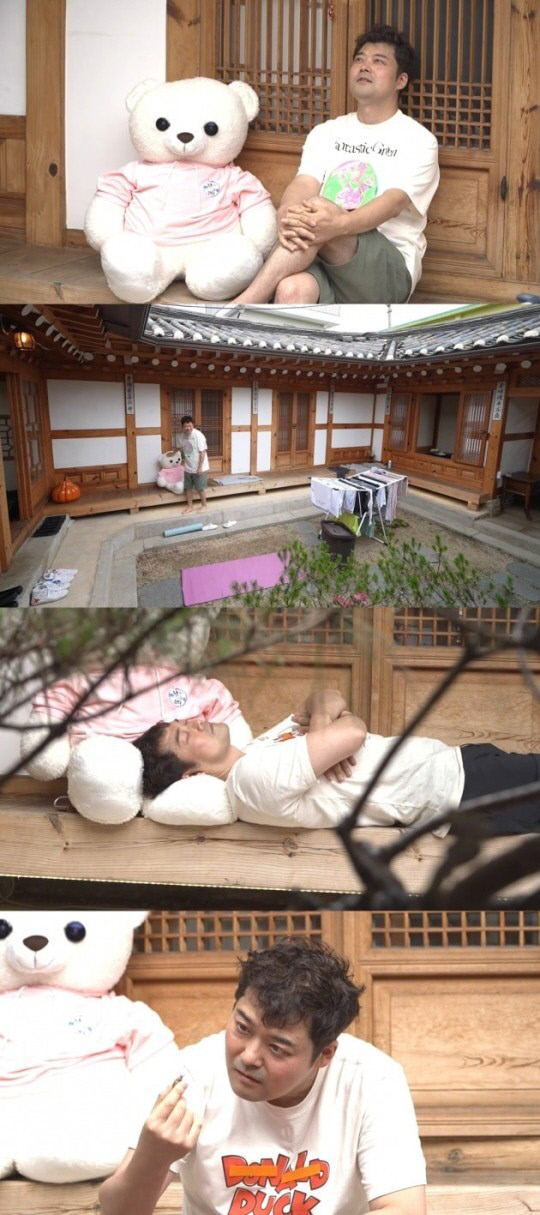 2년 만에 '나 혼자 산다' 돌아온 전현무, 한옥 장기 투숙하는 이유