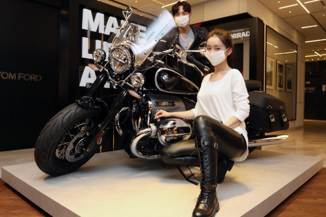 [포토] 신세계百 본점, BMW 모토라드 팝업 선봬