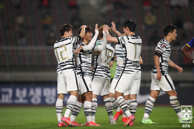 플랜B로 최종예선 진출 9부 능선…달라진 벤투호, 결과+내용 다 잡았다