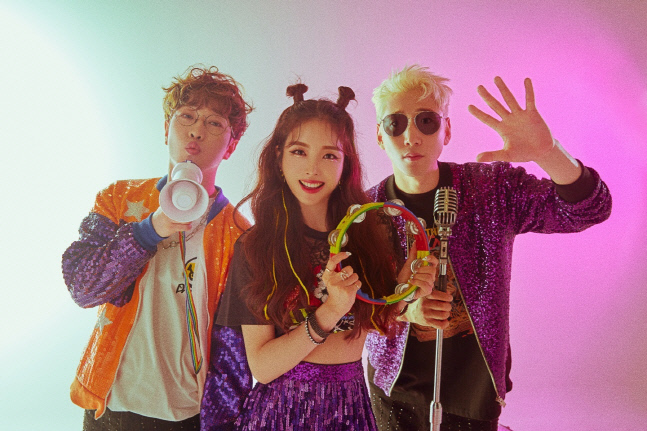 탁재훈, 3인조 혼성그룹 '아웃렛(OUTLET)' 출범