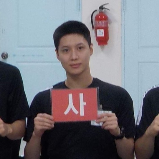 "비주얼 어디 안가네" 태민, 軍훈련소 포착...그을린 피부+늠름 자태