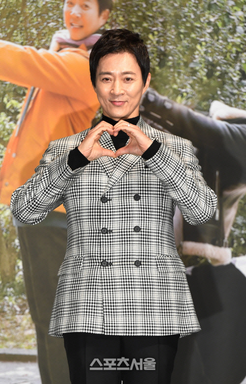 최수종, 오른팔 골절로 수술…'살림남2' 깁스투혼