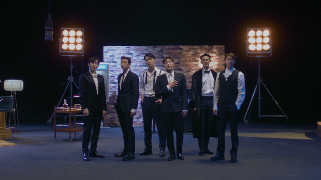 '5년만 완전체' 2PM, 군백기 무색케 하는 완벽한 슈트핏