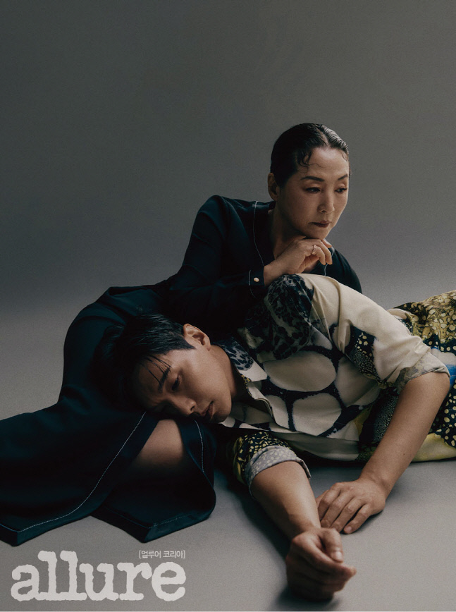 얼루어_워터마크_고두심_지현우