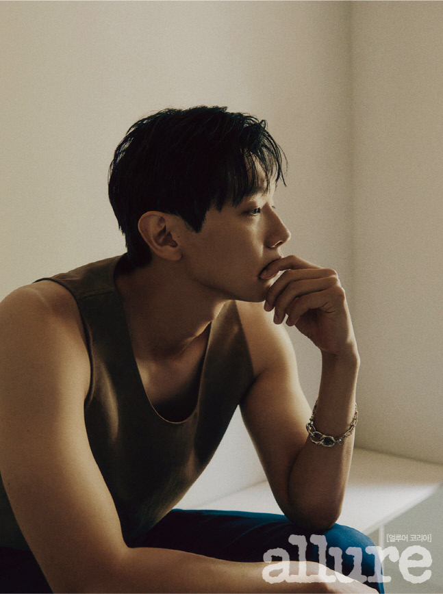 얼루어_워터마크_지현우 (1)