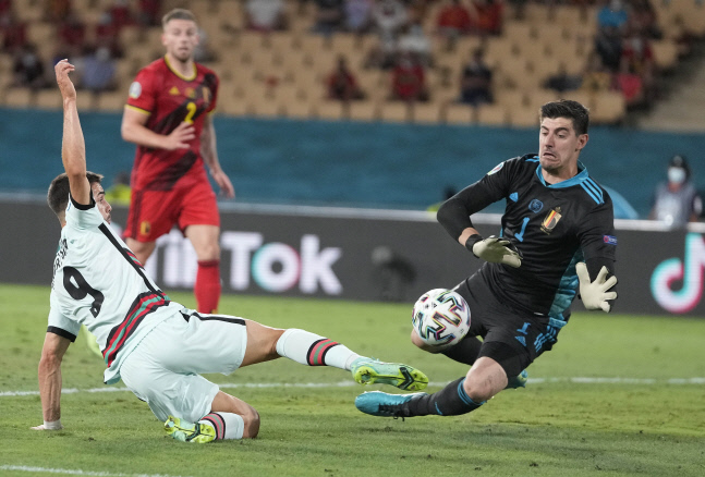 티바우트 쿠르투아의 선방