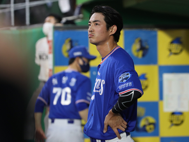 분명히 3루를 밟고 뛰었는데..