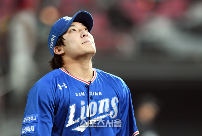 [포토]만루 위기 넘긴 삼성 원태인, 안도의 미소